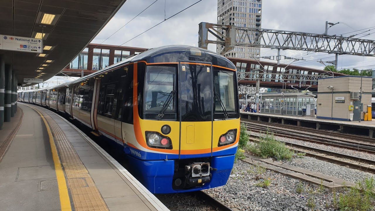 Journey on the London Overground Stratford to Clapham Junction. Class 38106 7 coaches carriage.