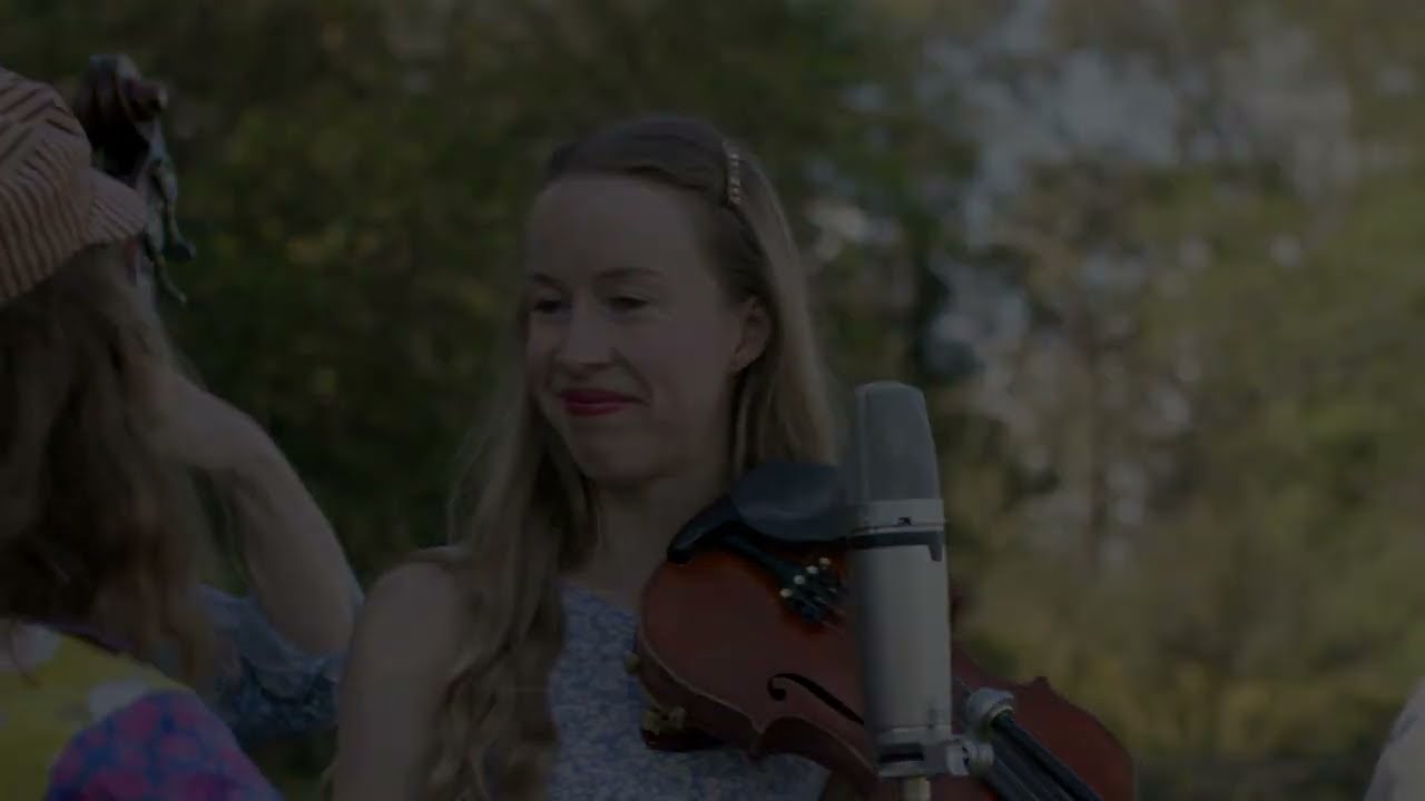 Bronwyn Keith-Hynes - Trip Around The Sun (Live)
