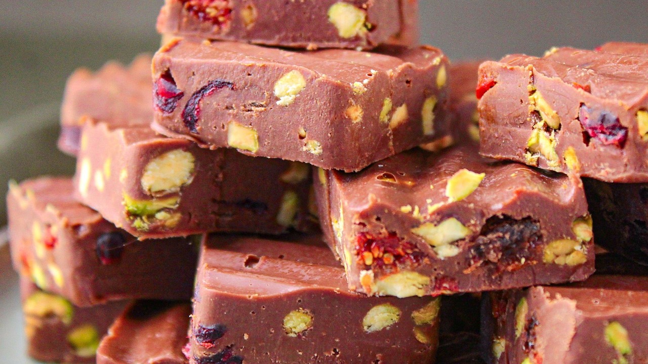 COMO FAZER FUDGE DE CHOCOLATE AO LEITE | DERRETE NA BOCA | FAÇA E VENDA
