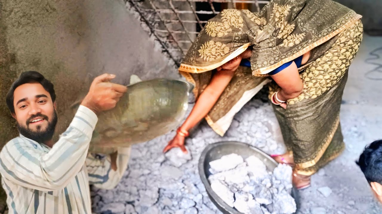 ଆମ ଘର ଭାଙ୍ଗିଦେଲେ 😭 ଭାଉଜଙ୍କୁ ବି Labour କାମ କରିବାକୁ ପଡିଲା || Sister-In-Law Worked As A Laborer ||