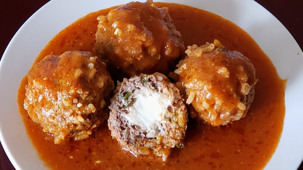 Albóndigas rellenas de queso crema en salsa chipotle,super DELICIOSAS
