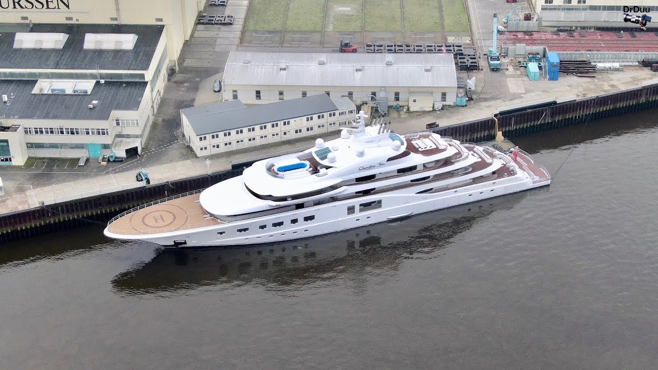 4K | Megayacht QUANTUM BLUE back for Service - L&uuml;rssen shipard