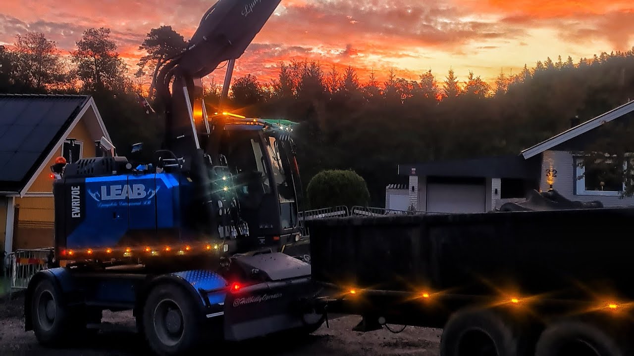 volvo ewr170e rips up asphalt loads on truck