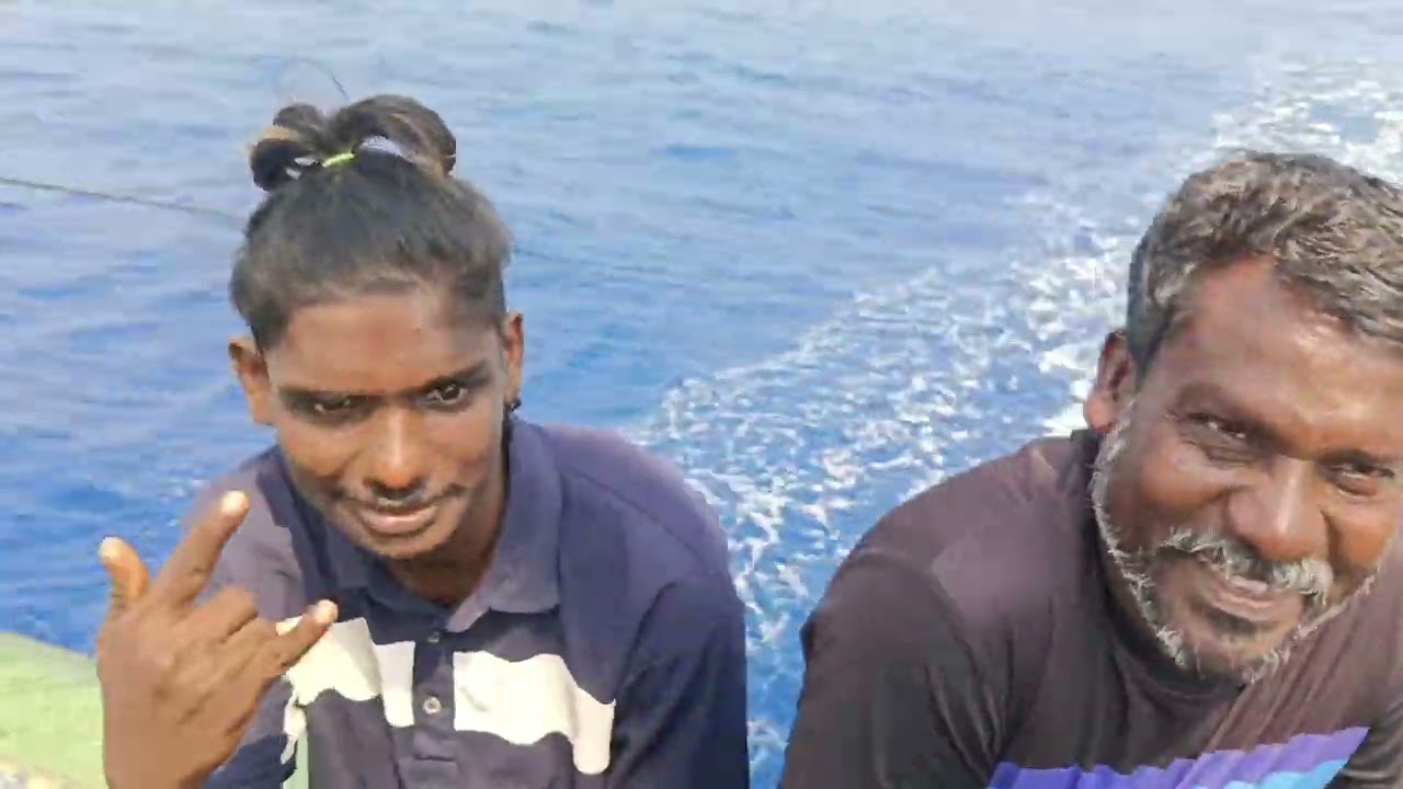 പടിഞ്ഞാറൻ കടലിൽ വലയിടുന്നതു കാണണോ 🙋‍♂️