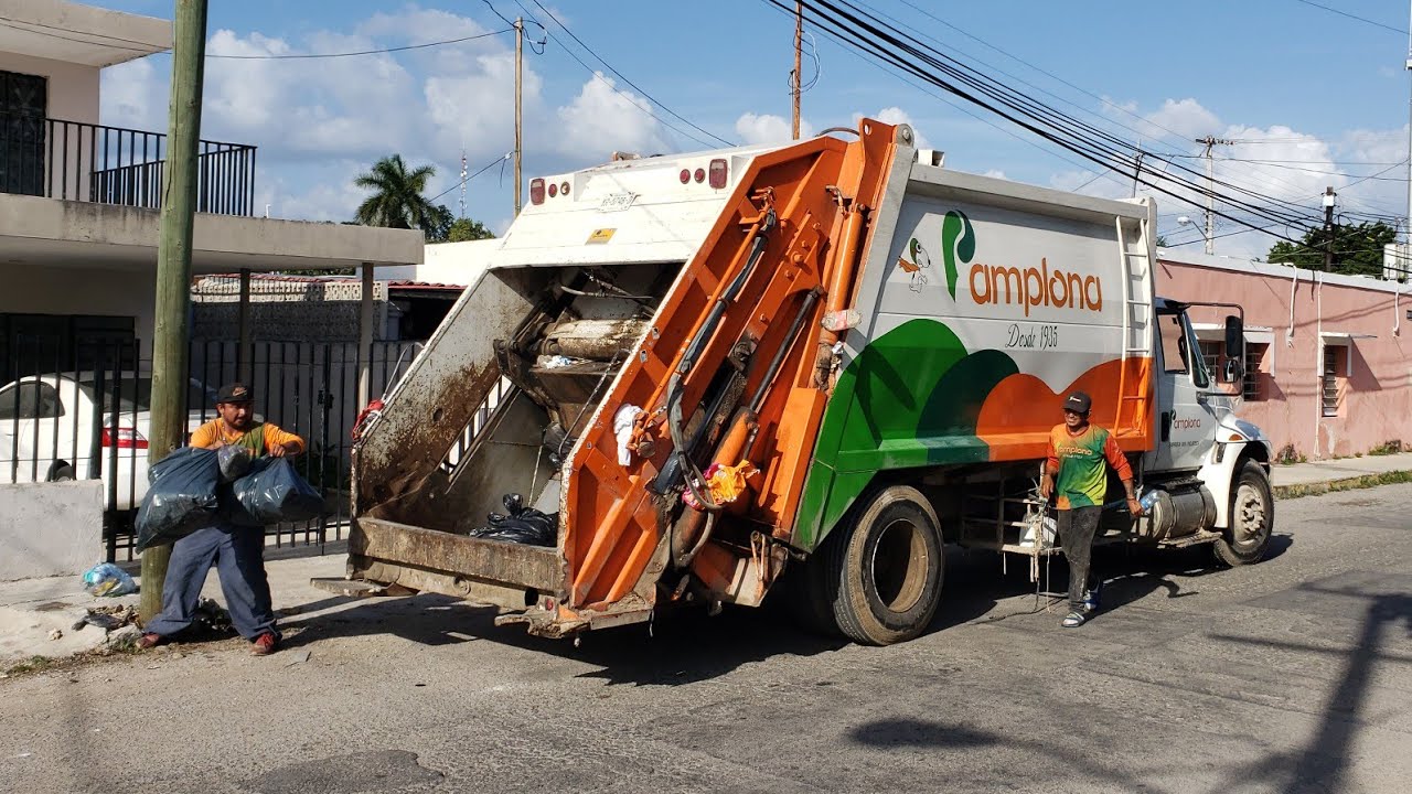 Mexican Garbage Truck: Pamplona International/ Repsa RL | Camión de Basura en Mérida