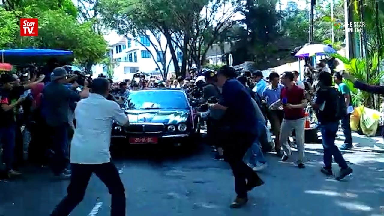 N. Korean envoy left embassy for the airport
