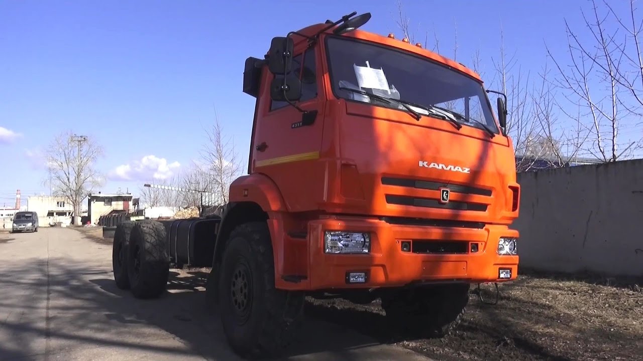2017 KAMAZ-43118. Start Up, Engine, and In Depth Tour.