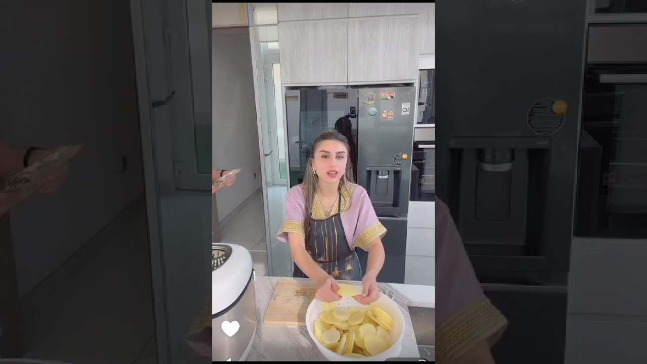 واخيرا ريتشو وننوش غسلت السجادة عالطريقة السورية😁😂 مشكلة مع المساعدة دانا🥺مافي شي نسويه ملل اليوم🥹😅🐫