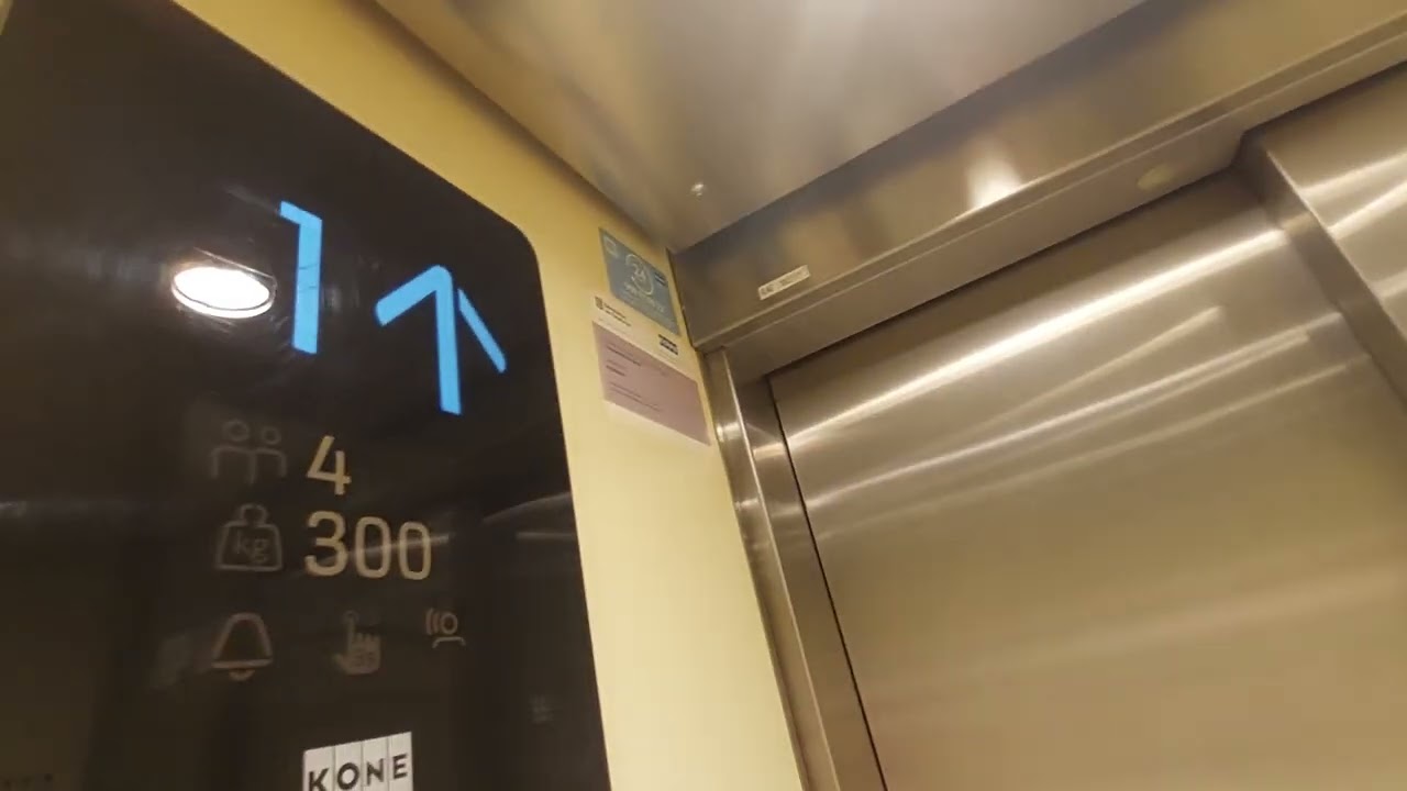 Elevator fault doors on ground - 2nd lift