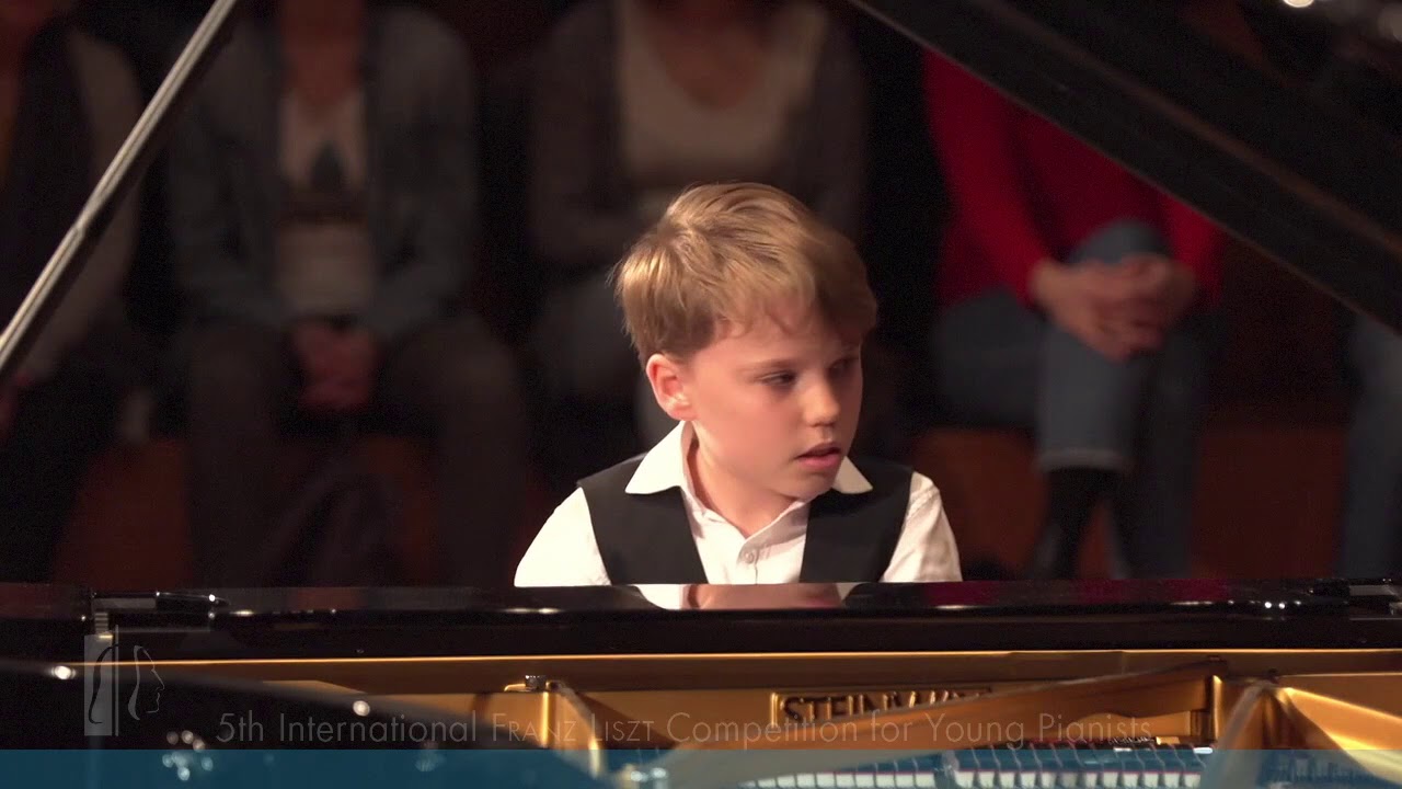 Ryan Bradshaw Haydn piano concerto D Dur 1st part Vivace