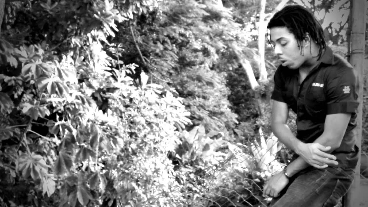 El Tobe - El Menosprecio (Official Music Video)