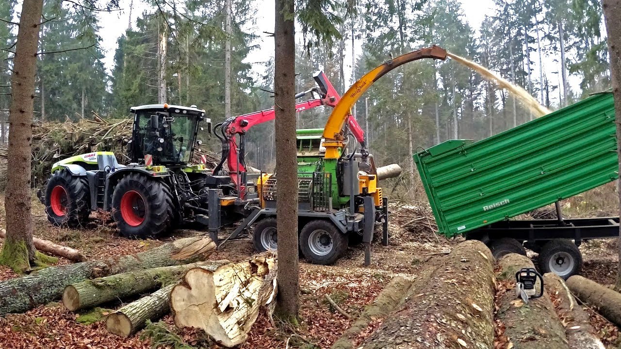 Holzhäckseln mit Claas Xerion und Heizomat