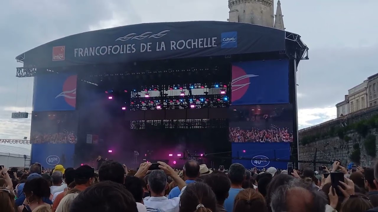 Santa aux Francofolies de la Rochelle le 11 juillet 2024