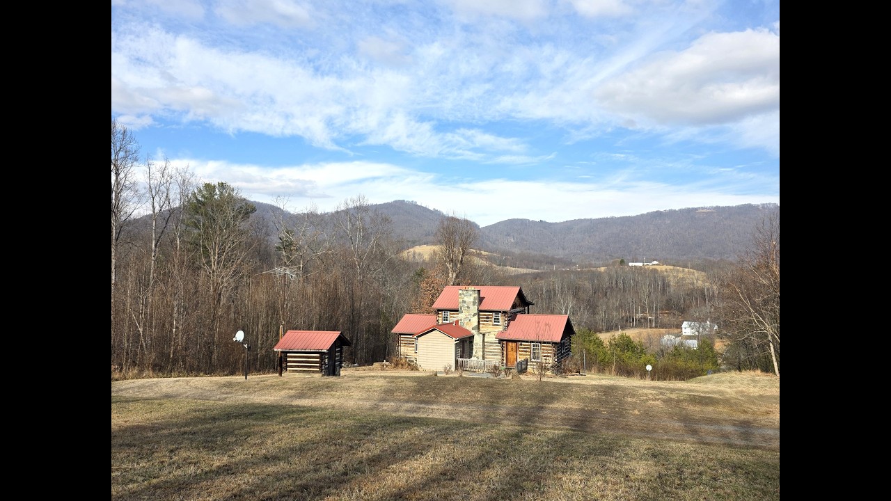 Cozy 3BR/2BA Cabin with Stunning Mountain Views