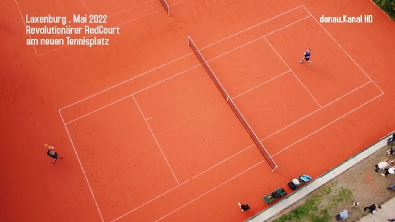 Revolutioneller RedCourt am neuen Tennisplatz Laxenburg