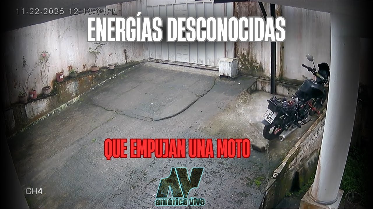 Energías desconocidas que empujan violentamente una motocicleta