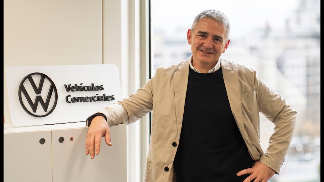 PROTAGONISTAS DEL TRANSPORTE. Albert García Director General de Volkswagen Vehículos Comerciales