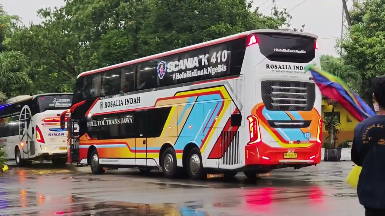 HUNTING BUS SORE HARI DI TERMINAL KAMPUNG RAMBUTAN JAKARTA