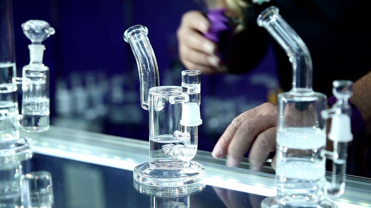 Ed from Hempy's Demonstrates 14 Different Water Pipes