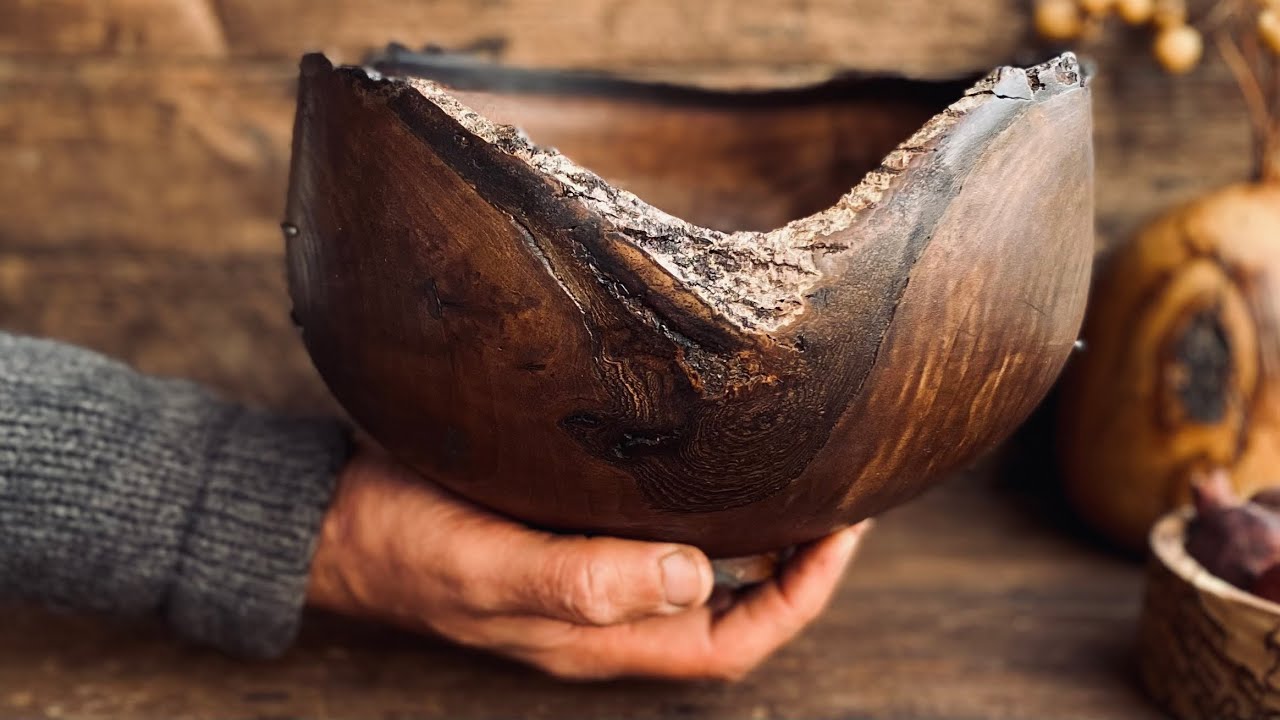 Woodturning a Log into an Incredible Bowl 