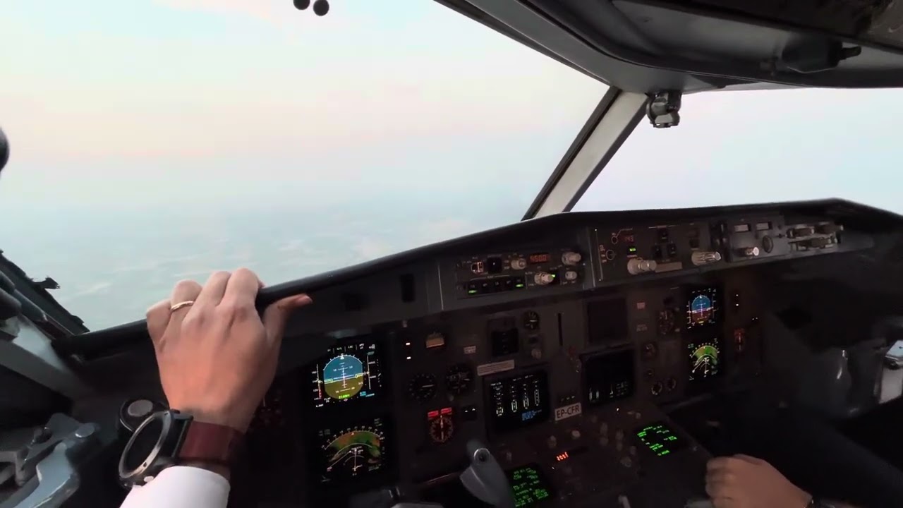 Iranair Fokker F100 ILS Approach and Landing on Runway 21 of Orumiyeh Airport.