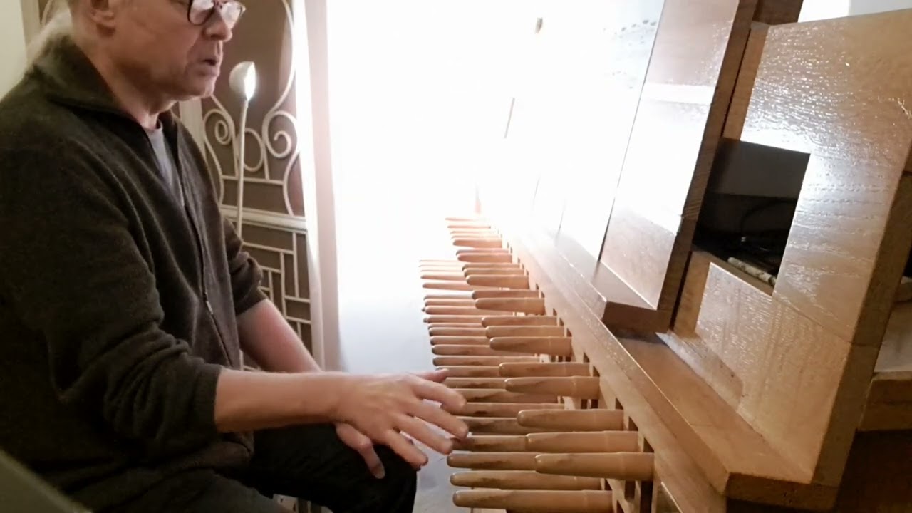 Handling to play carillon - demonstration with JS BACH Largo BWV 1056