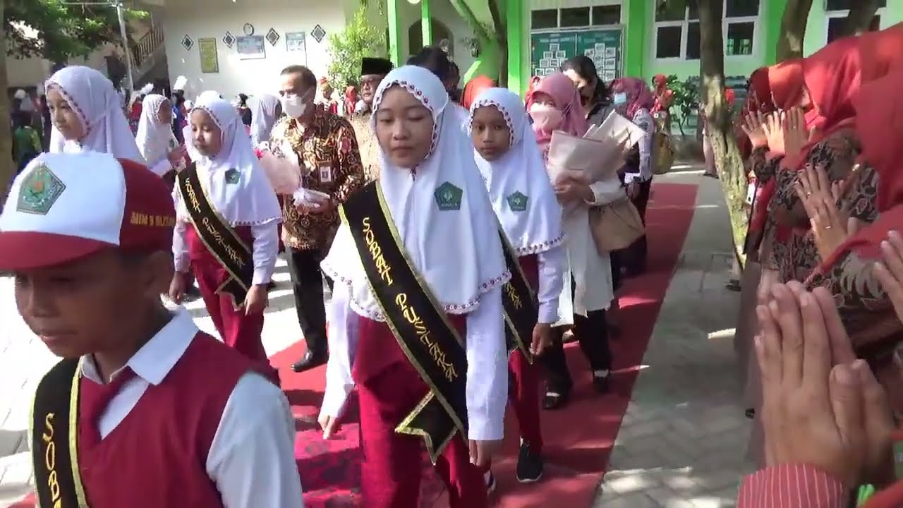 Penyambutan Asesor Akreditasi Perpustakaan Ulil Abshar MIN 9 Blitar