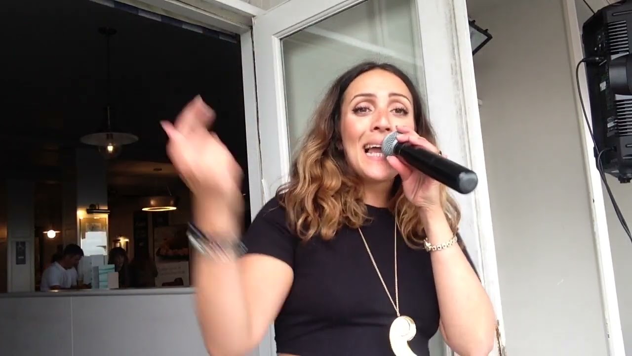 Sabrina Altan - Domino - Live