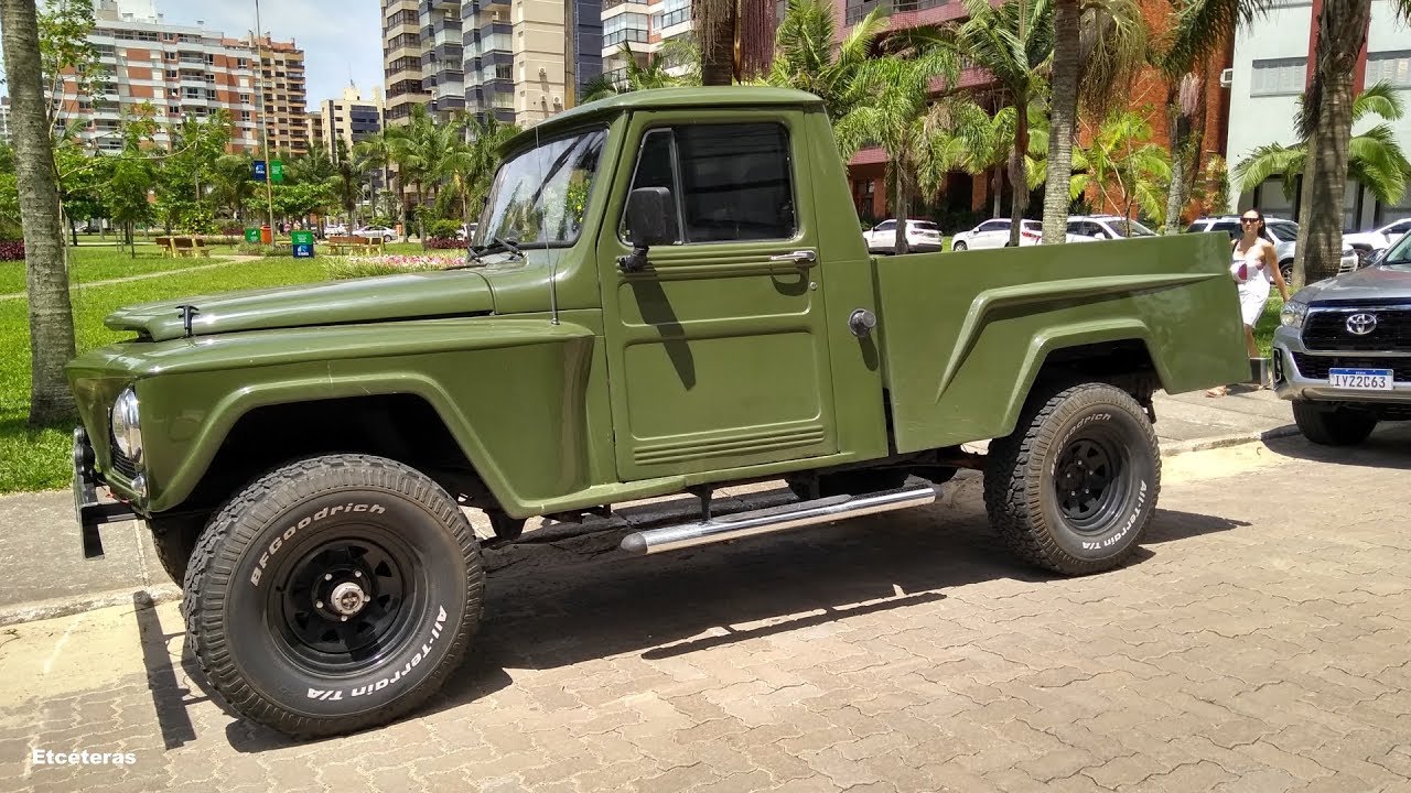 Ford F75, cor verde, ano 1973.