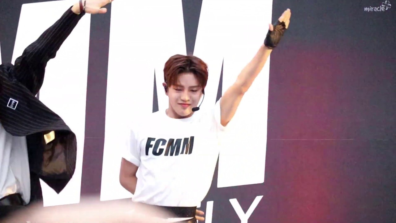 [동훈 직캠] A.C.E (에이스) - Take Me Higher (Donghun Fancam) @190713 FCMM 건대 커먼그라운드