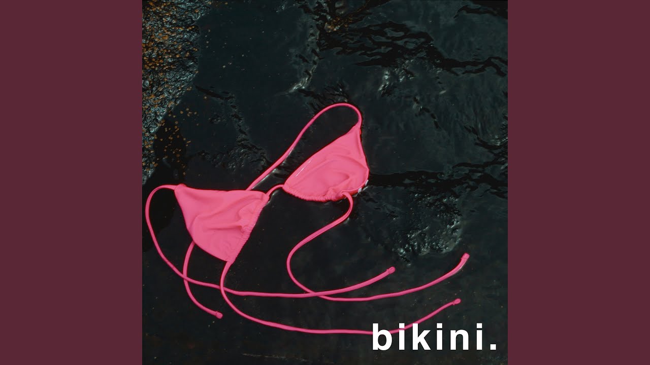 bikini.