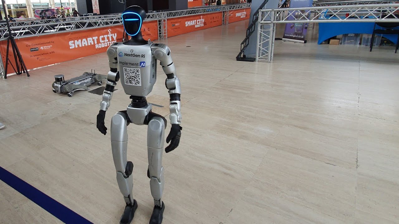Робот 🤖 в CMK сегодня, ребята в Милтон-Кинсе 23/9/2025