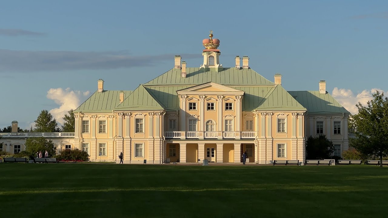 Exploring Oranienbaum Palace: A Captivating Walking Tour of Saint Petersburg