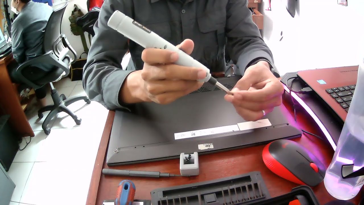 Servis Laptop HP - BONGKAR DAN GANTI SSD LAPTOP HP ENVY X360 (15-ds1003ca)