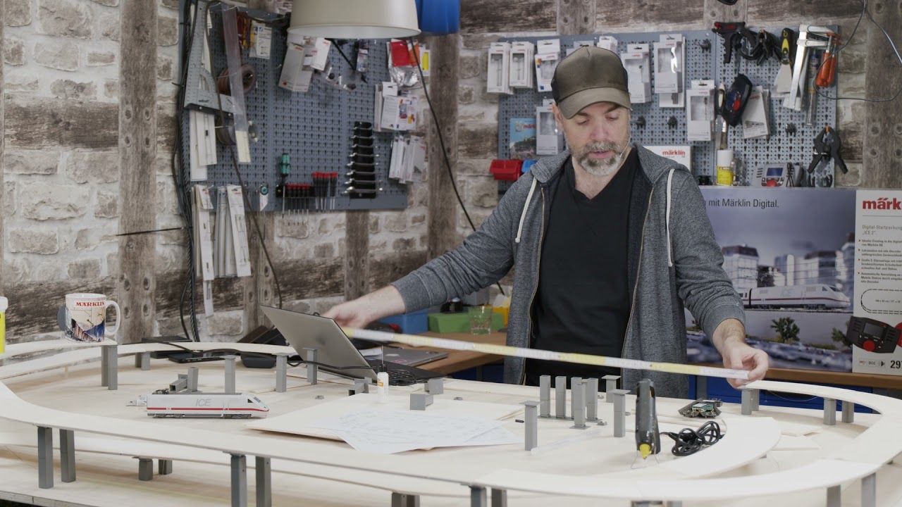 Building a Model Railroad / 05 / Track planning and landscaping