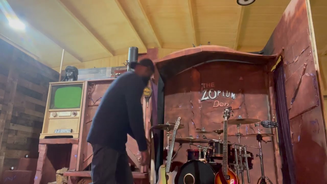 Zo Spinning the Stage