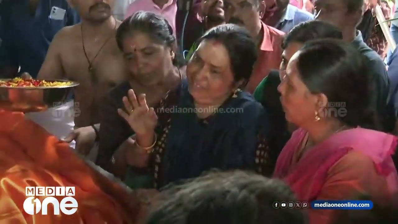 കരച്ചിലടക്കാനാകാതെ ബന്ധുക്കൾ.. കണ്ടു നില്‍ക്കാനാകില്ല... |  | Kuwait Fire Accident