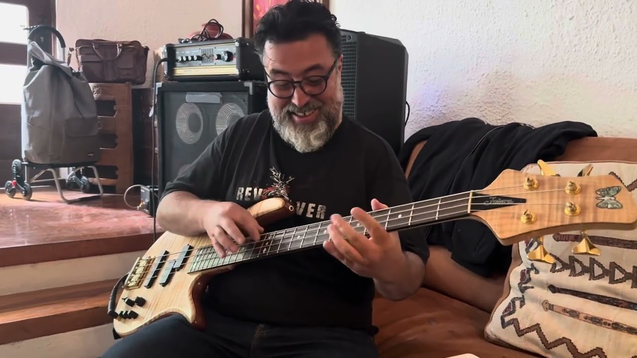 Miky Huidobro test kings of groove strings