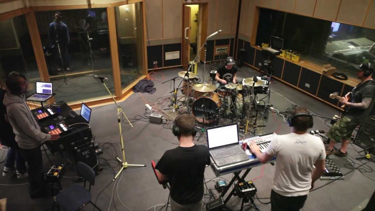 Top of the Chain LIVE - True Tiger ft. Newham Generals