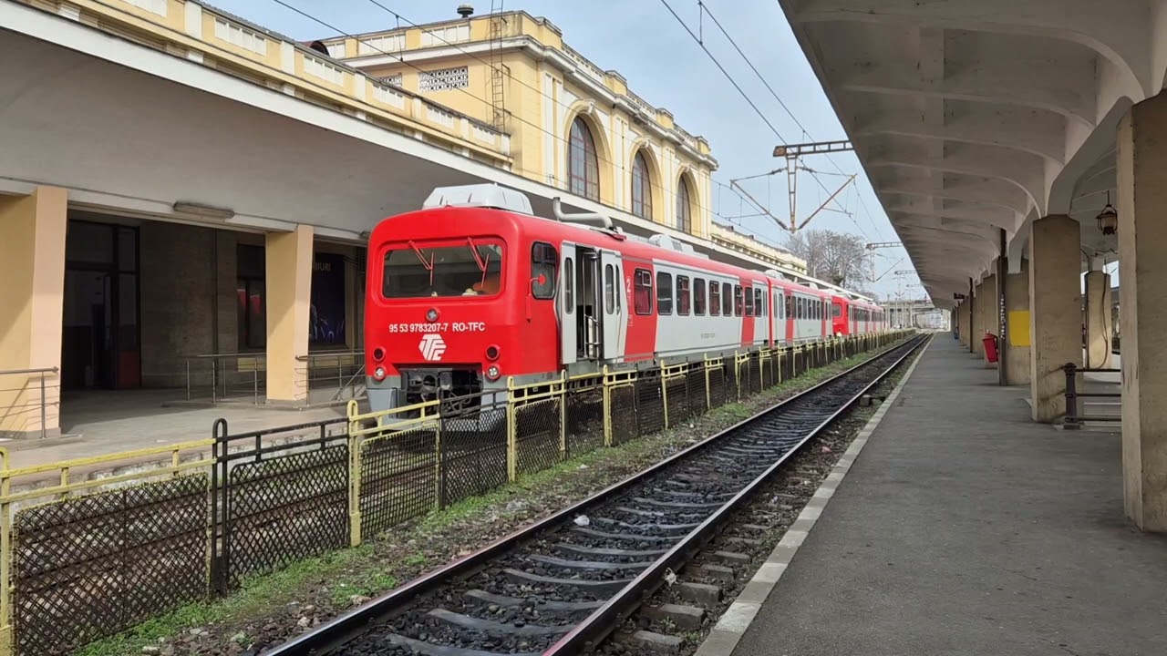 Trenuri și activitate feroviară în gara Ploiești Sud/ Rail activity in Ploiești Sud train station