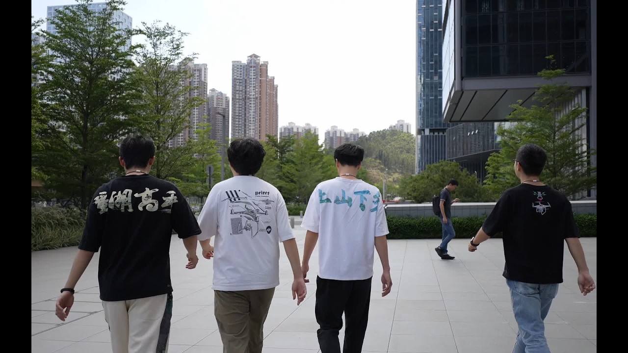 RMer 05｜从参赛到参赛他们也曾驰骋于赛场，如今的他们依旧在坚持着这份热爱，他们是机械四子，他们是RM机械结构工程师。从赛场中来，到赛场中去，他们也曾是现在的你们，一起追求极致，并肩成长，这