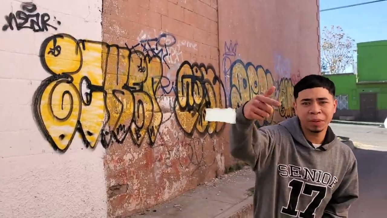 Ecker Uno/Trowup (Video Oficial)