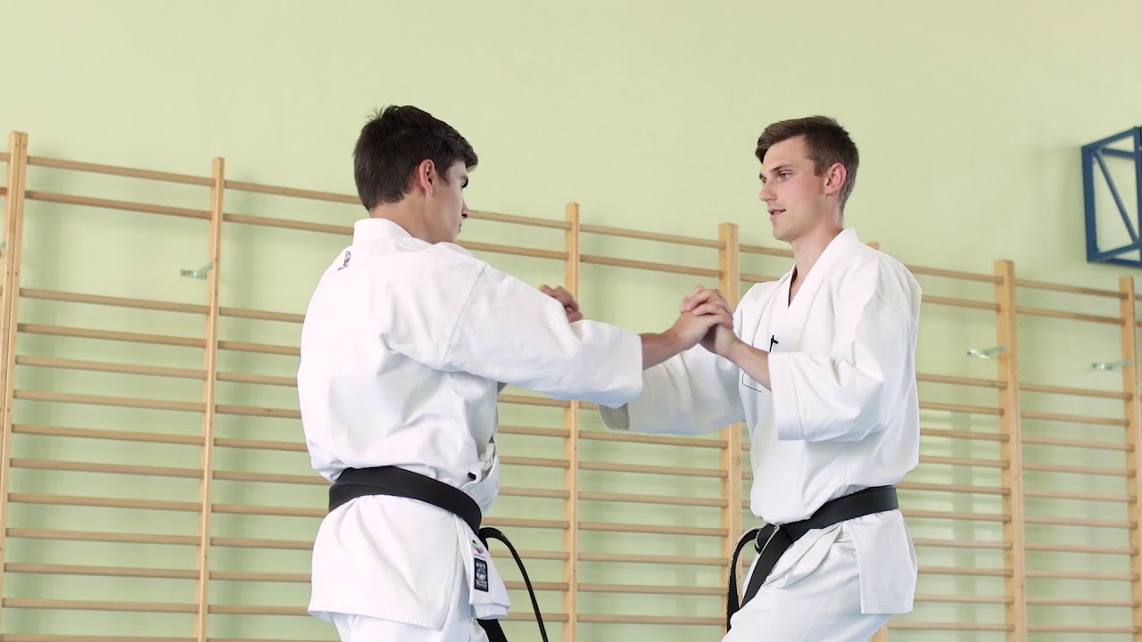 Karate - ćwiczenie na poprawę rotacji biodra