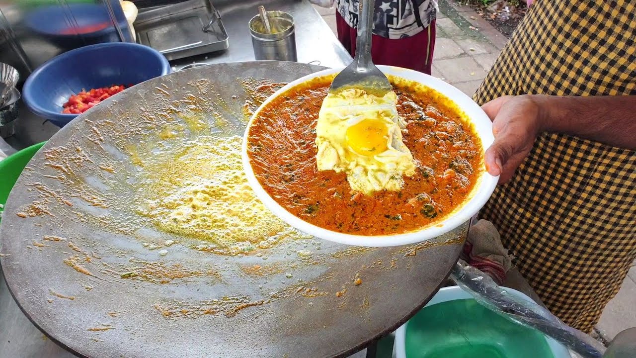 Omelette Laziz Recipe || Roadside Extra Butter Omelette Dish || Surat City || Street Food India
