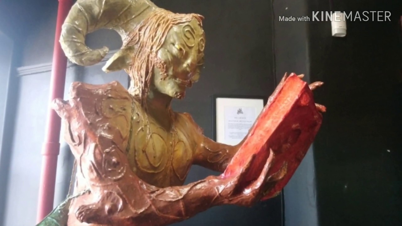 Just what is it about Afflecks?