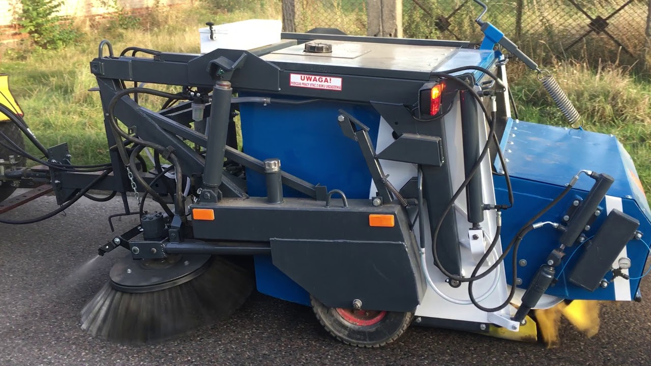 Zamiatarka Siringe LS 500 i traktorek Schanzlin 504 (2)