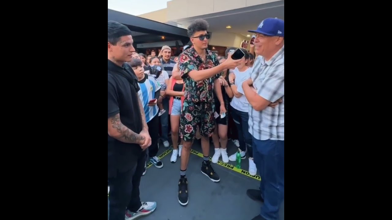 Millonario regala diner0 al que se enoje pierde con el suegro 😱