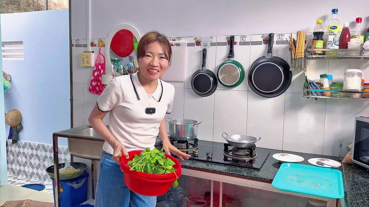 Lâu lắm mới ăn lại tô canh rau cải trời rau má, về lại Nhật không biết có đâu mà ăn