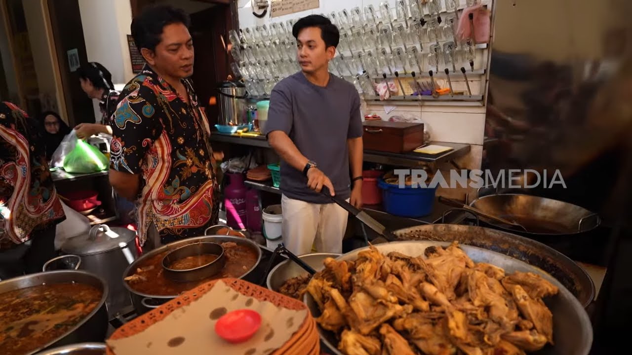 Kiki Farrel Menikmati Lezatnya Ayam Goreng Pak Supar | MAKAN RECEH (27/08/24)