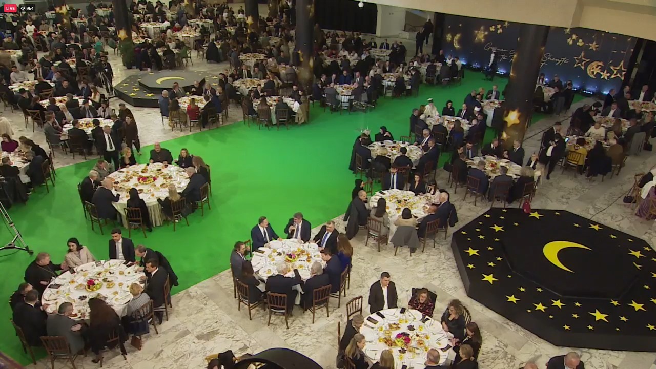 Rama dhe Linda shtrojnë Iftarin e Muajit të Shenjtë të Ramazanit
